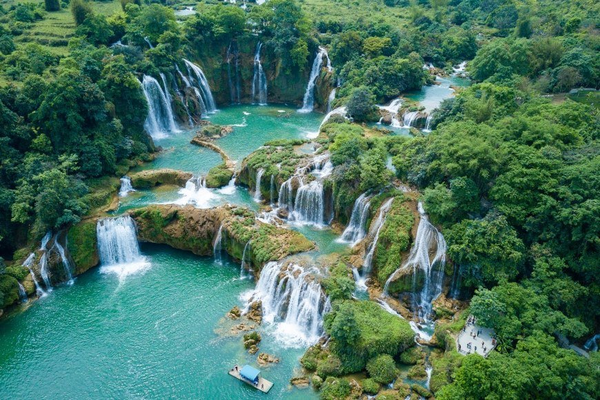 Cảnh đồi núi đá vôi Cao Bằng