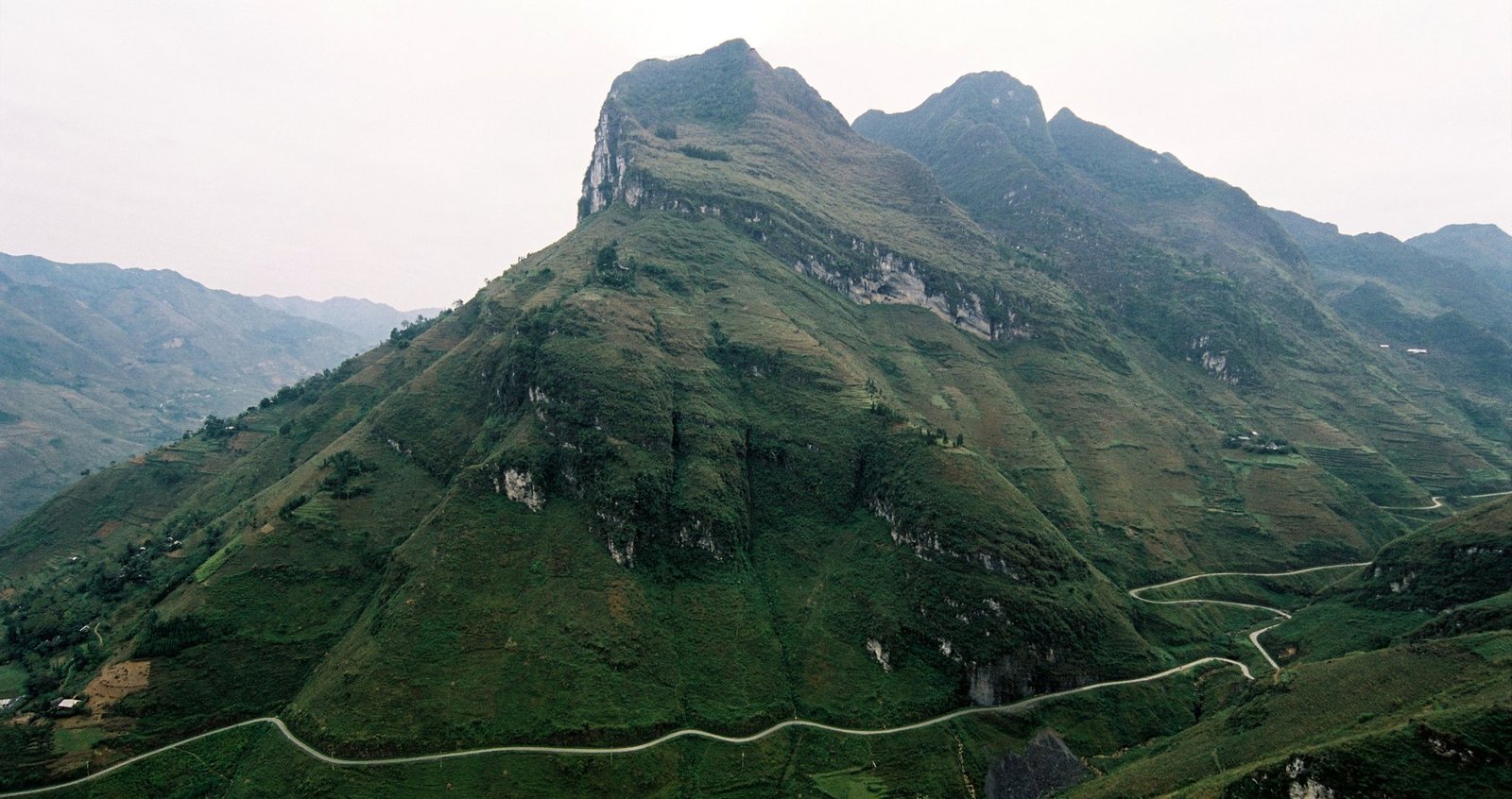 Bản làng và núi non Sa Pa