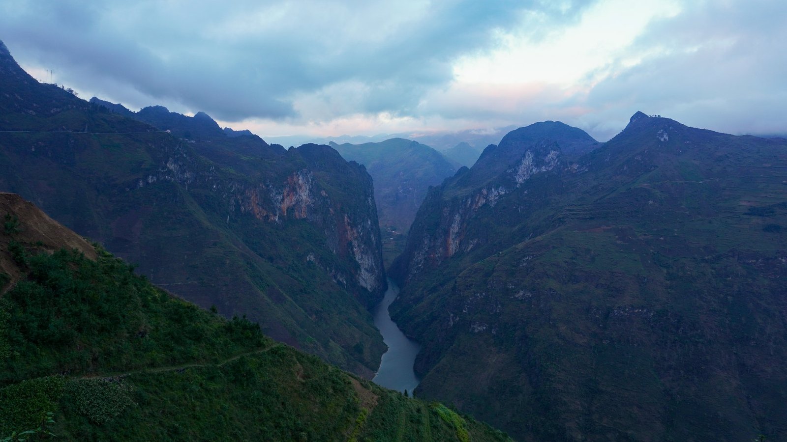 Bản làng và núi non Sa Pa