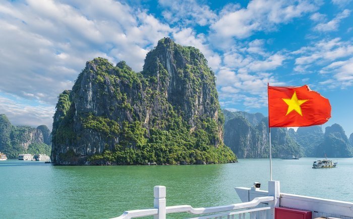 Đò trên sông Ngô Đồng Tràng An Ninh Bình