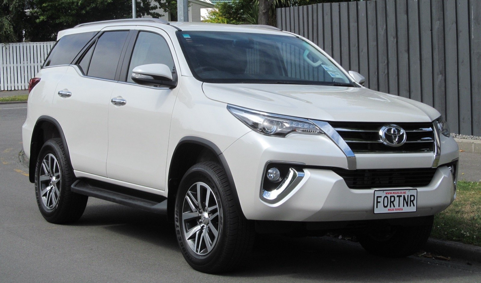 Cho thuê xe 7 chỗ tại TP.HCM
